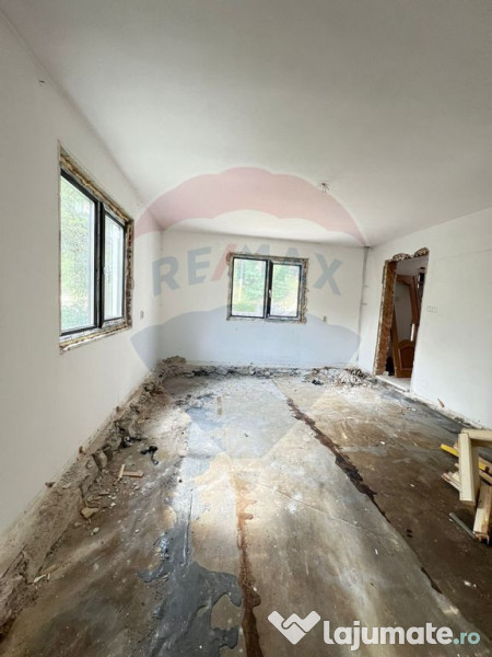 Casă / Vilă 7 camere sat Mădei comuna Borca Jud Neamț 