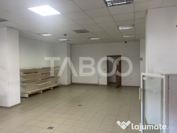 Spatiu comercial de inchiriat 90 mpu curte 35 mp in Poplaca 