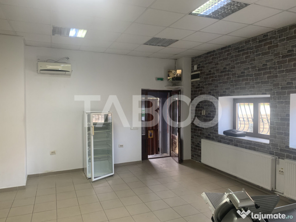 Spatiu comercial de inchiriat 90 mpu curte 35 mp in Poplaca 