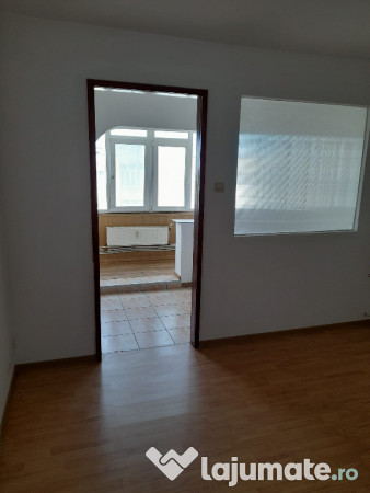 Apartament doua camere deco renovat complet Mioritei, etaj patru liber 