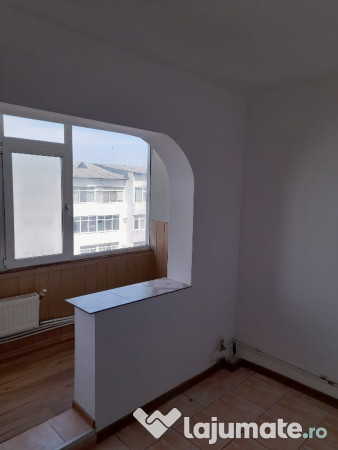 Apartament doua camere deco renovat complet Mioritei, etaj patru liber 