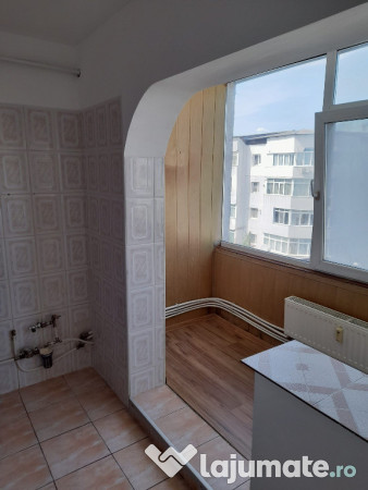 Apartament doua camere deco renovat complet Mioritei, etaj patru liber 