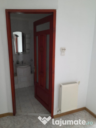 Apartament doua camere deco renovat complet Mioritei, etaj patru liber 