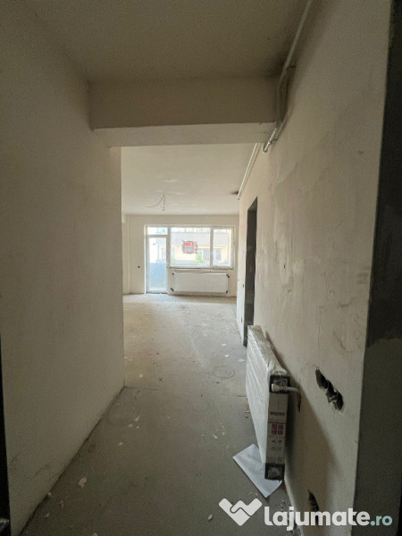 Apartament cu 3 camere zona Urusuagului!