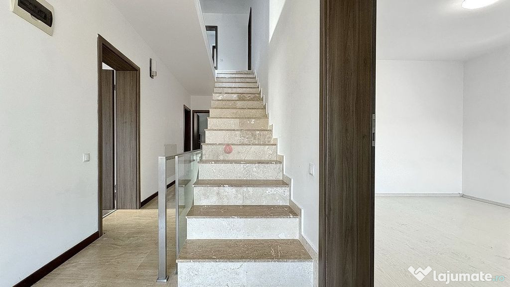 Pretabil atat comercial cat si locuit 