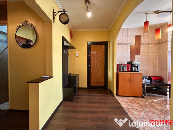 3 Camere decomandat zona GEPEX 