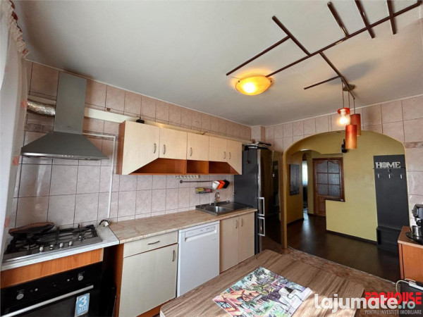 3 Camere decomandat zona GEPEX 