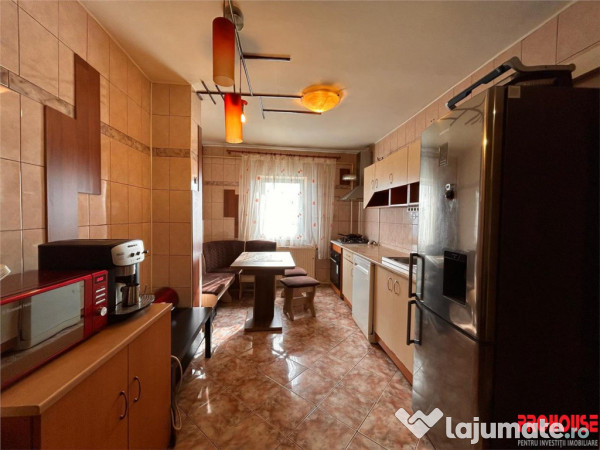 3 Camere decomandat zona GEPEX 