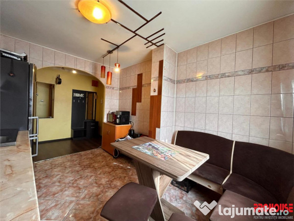 3 Camere decomandat zona GEPEX 