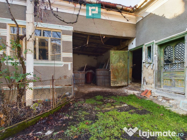 Casă de vacanță de vânzare în Tauț