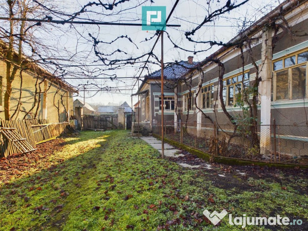 Casă de vacanță de vânzare în Tauț