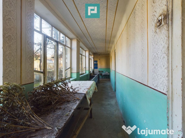 Casă de vacanță de vânzare în Tauț