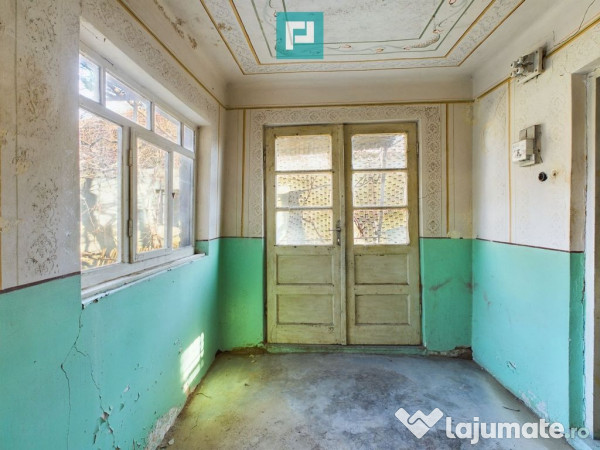 Casă de vacanță de vânzare în Tauț