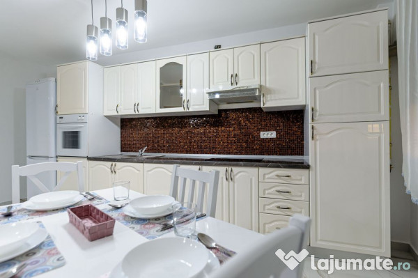 Apartament modern cu 3 camere în Piața Spitalului