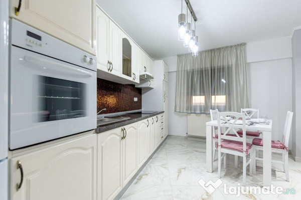 Apartament modern cu 3 camere în Piața Spitalului