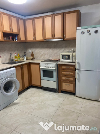 Se inchiriaza apartament in zona Carierei