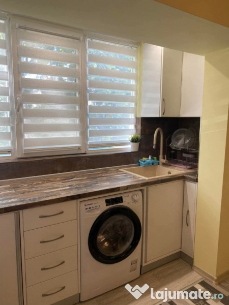 Se inchiriaza garsoniera in zona Florilor