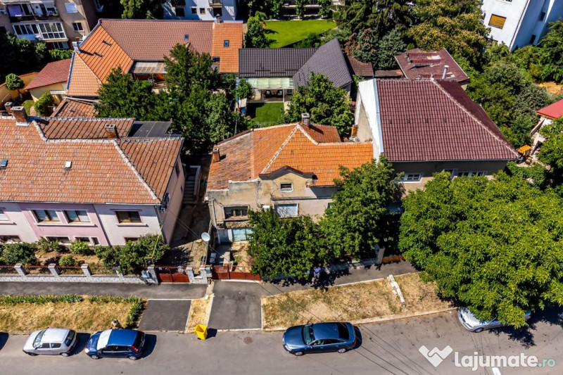 Casă pe Faleza Mureșului 