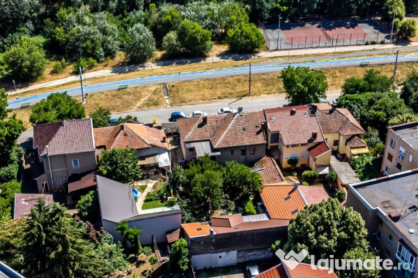 Casă pe Faleza Mureșului 