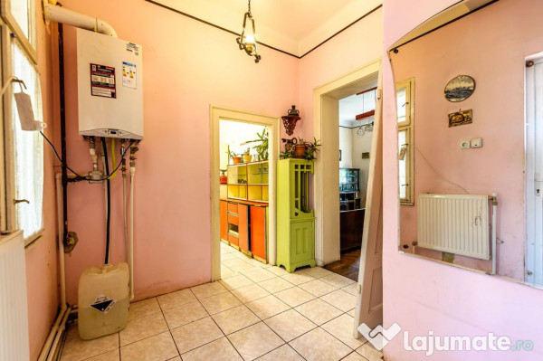 Casă pe Faleza Mureșului 