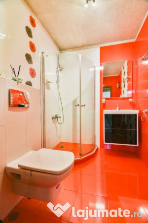 Vanzrae apartament cu 3 camere in zona Aurel Vlaicu