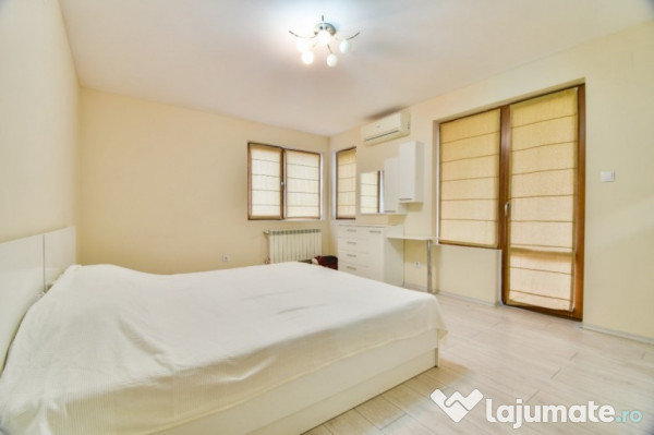 Vanzrae apartament cu 3 camere in zona Aurel Vlaicu