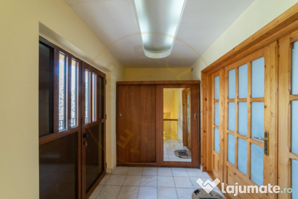 Vila - Piscina - Bradu! 