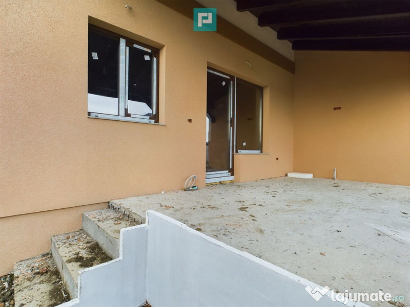 Duplex în Moșnița Nouă, în spate la Castel 