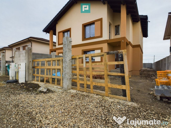 Duplex în Moșnița Nouă, în spate la Castel 