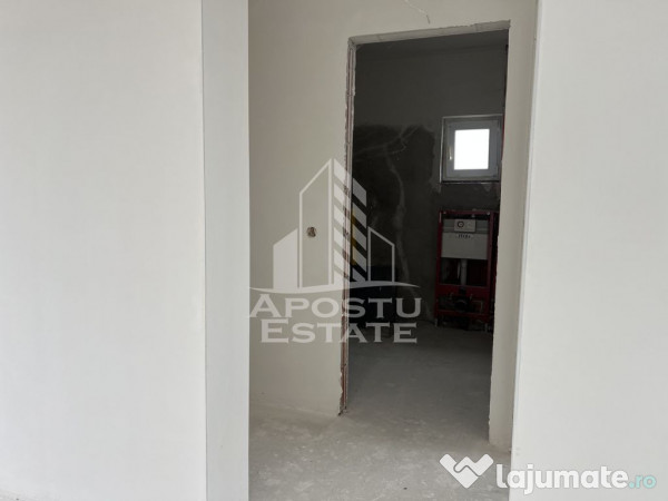 Triplex cu 5 camere, P+ E, In Sanandrei 