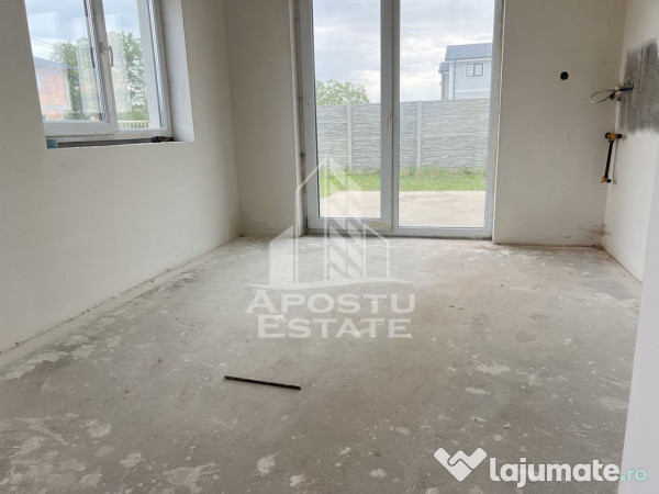 Triplex cu 5 camere, P+ E, In Sanandrei 