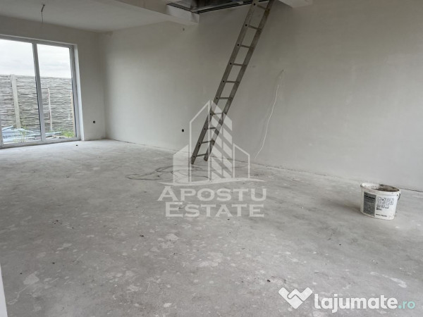 Triplex cu 5 camere, P+ E, In Sanandrei 
