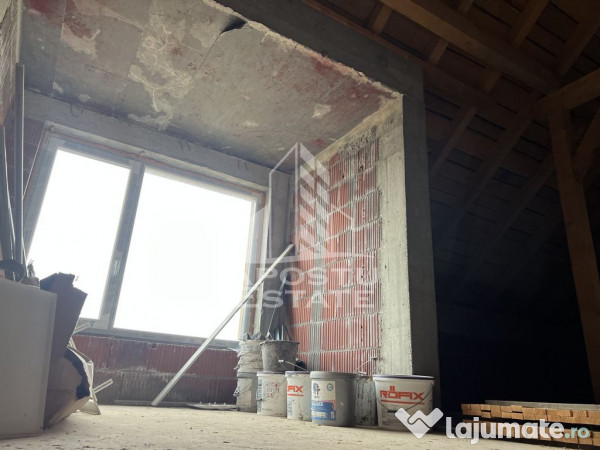 Triplex cu 5 camere, P+ E, In Sanandrei 