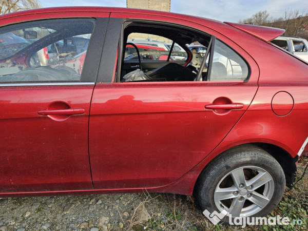 Usa stanga spate Mitsubishi Lancer Hatchback 2010