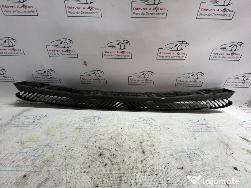 Suport central bara spate Volkswagen Passat B8 Berlina 2015