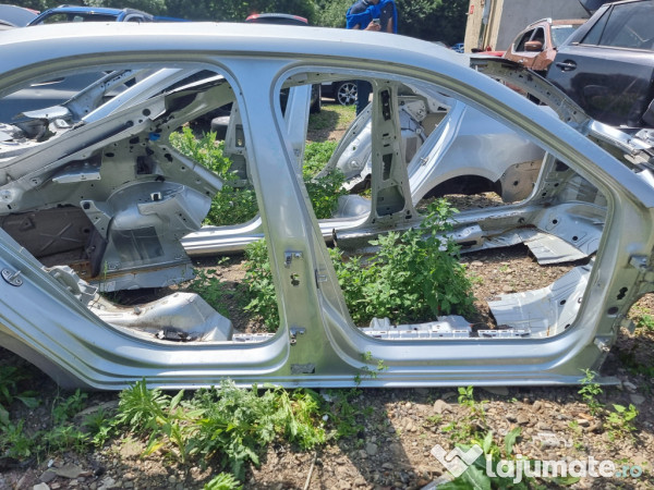 Prag dreapta tabla Skoda Superb 3 Berlina - Benzina 2016