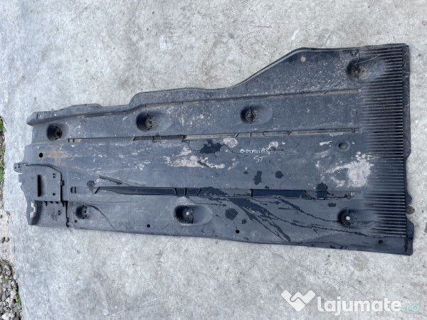 Scut lateral stanga Skoda Octavia 3 Break 2.0 Motorina 2014