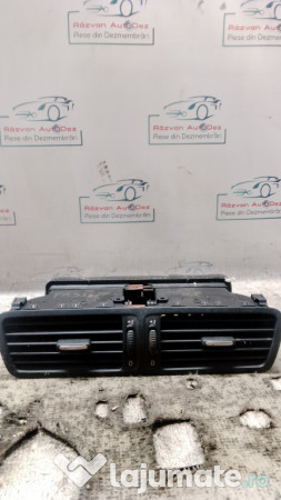 Grila ventilatie centrala Volkswagen Passat CC 2010