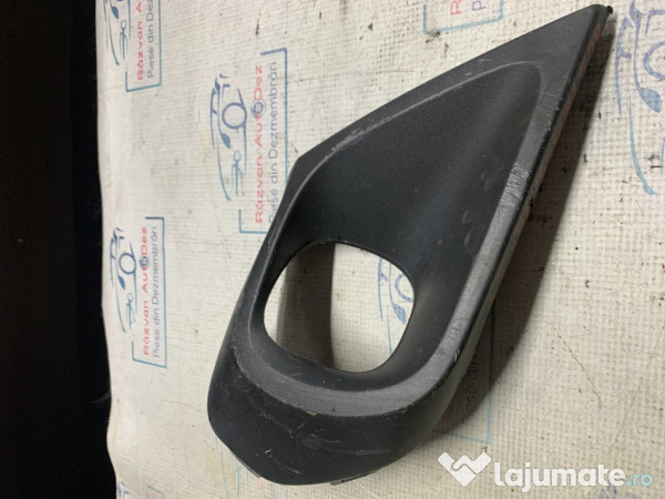 Grila proiector stanga Dacia Duster - Motorina 2019