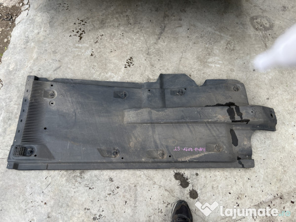 Scut lateral stanga Skoda RAPID 1.6 Motorina 2015