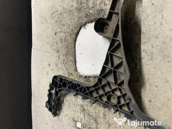 Suport stanga bara spate Audi A3 8P - Motorina 2010