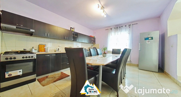 Casă spațioasă cu 4 camere de vânzare – Comuna Aluniș, județul Arad