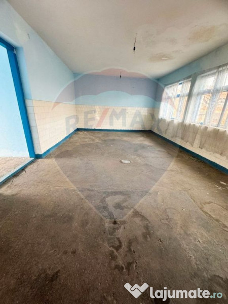 Spațiu comercial/ teren pretabil materiale constructii, ... 