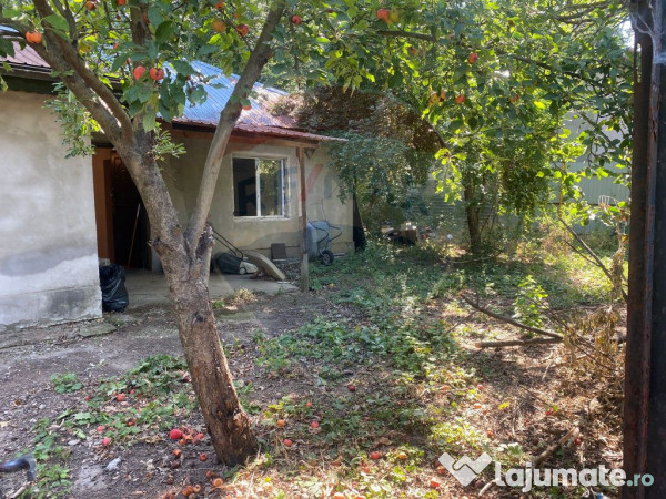 Teren 299.96mp Voluntari, casa 70 mp demolabila/renovabila