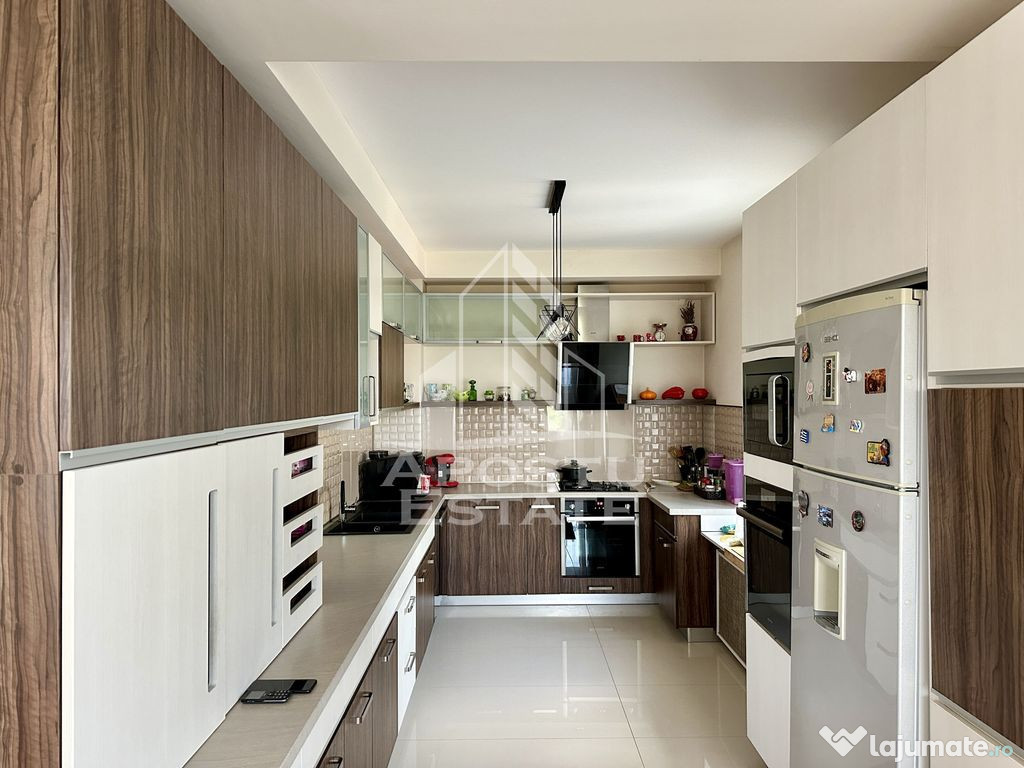 Vila moderna cu 6 camere si 2 garaje, teren 750 mp, Dumbr...