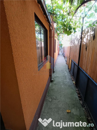 Piata Saraca-Casa 3 cam 100mp utili toate utilitatile teren 