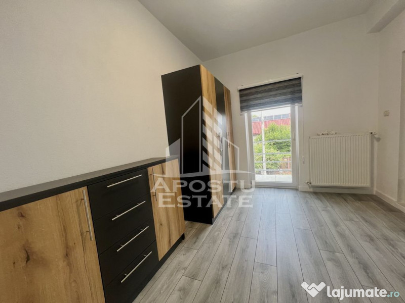 Apartament cu doua camere si scara interioara , zona Doro... 