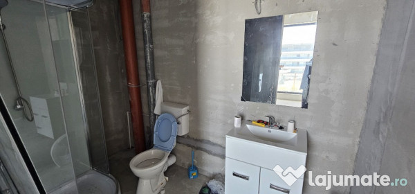 Garsoniera , prima linie la mare