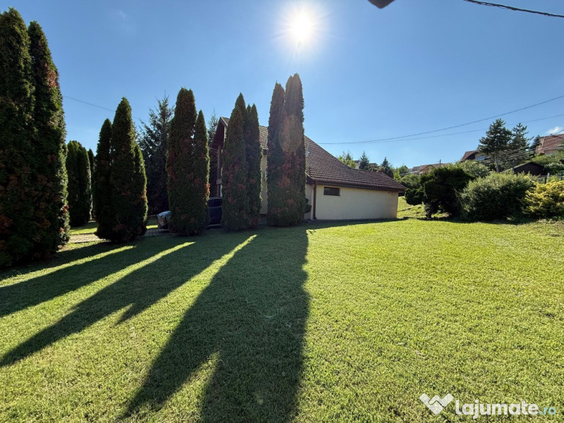 AA/1136 De închiriat casă în Mures- Sancrai