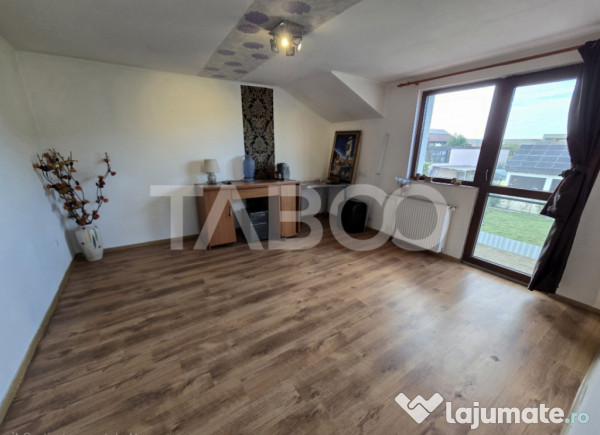 Casa de vanzare cu 6 camere 2 parcari curte libera 200 mp in 